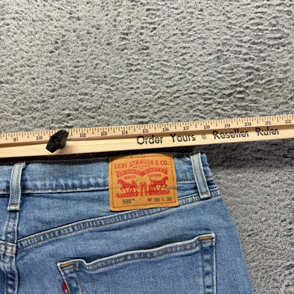 Levis before purchasing